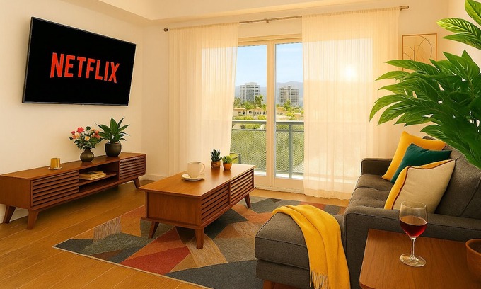 Downtown Apartamento | Charming 1-bedroom apartment in fabulous Glendale with fitness room, AC