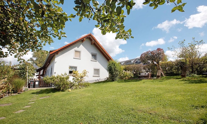 Adelhausen Apartamento | Apartment 'With 60sqm' with Shared Garden and Wi-Fi