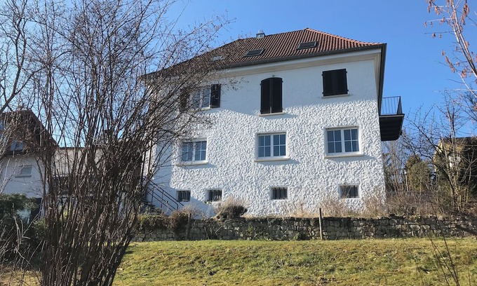 Hofherrnweiler Casa | Urban villa with sunny garden