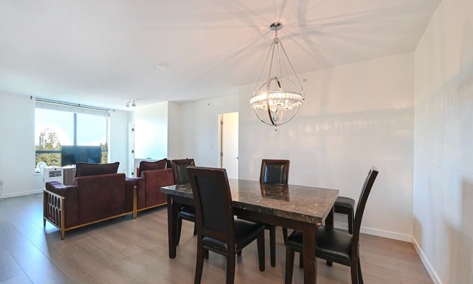 Coquitlam Apartamento | Entire Private Condo Unit, 1 parking space