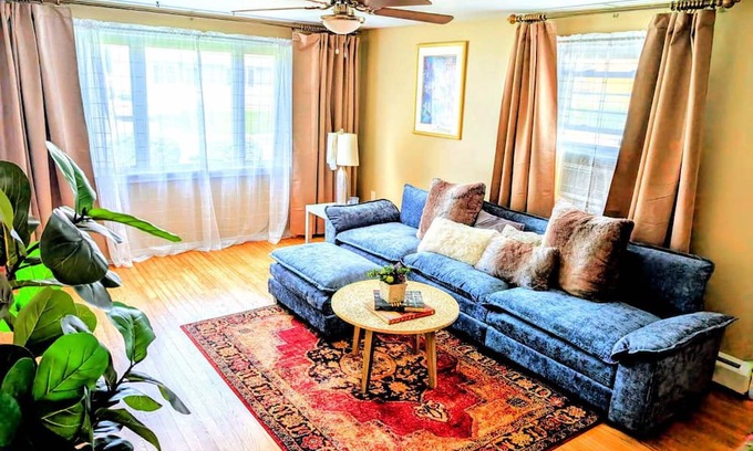 Hartford Casa | Hartford Professional Retreat - 2BR+Office, Private Yard, Near Major Hospitals