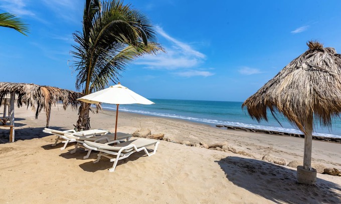 Las Pocitas Condominio | Frente al mar, lujoso apartamento. vista espectacular. Playa Las Pocitas-Mancora