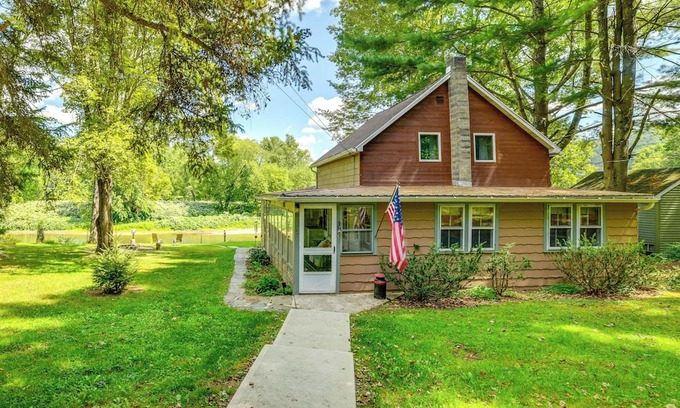 Susquehanna Cabina | Susquehanna River Cabin: Hike, Hunt & Fish!