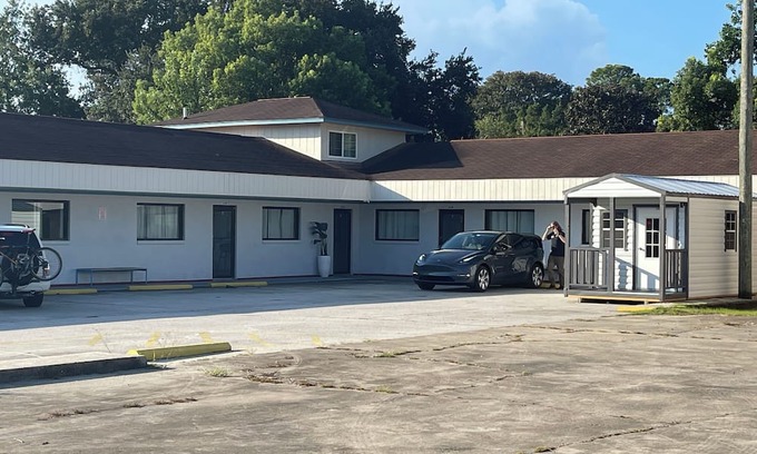 St. Marys Hotel | Newly remodeled 14-room hotel in charming St. Mary's .