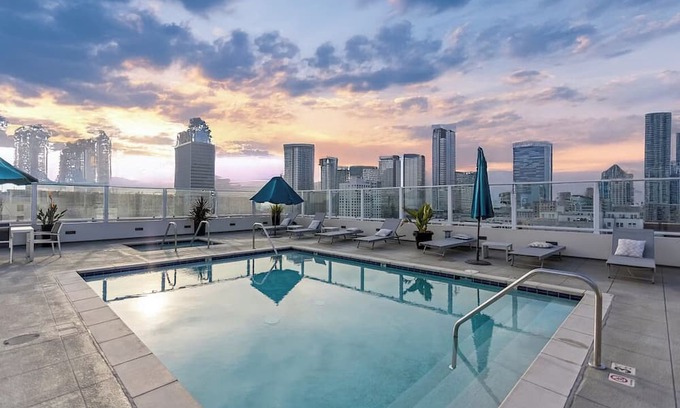 Civic Core Apartamento | Heart of Gaslamp w/Pool & FREE PKG