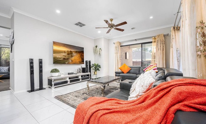 Chirnside Park Casa | Cloverlea Spacious 4BR Yarra Valley Getaway