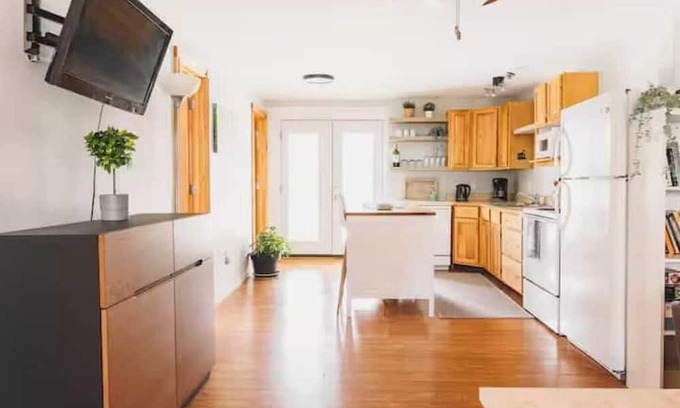 Lambton Shores Apartamento | Hideaway Cottages - Full