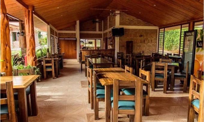 Nabón Apartamento | Retreat Villa with Pool, Jacuzzi, and Pet-Friendly Stay