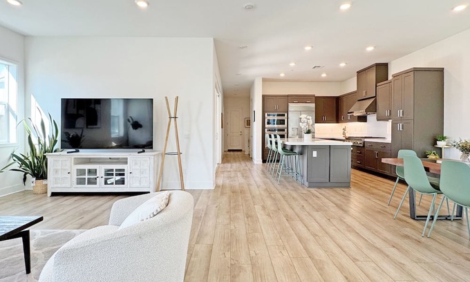 Lake Forest Casa | Fabulous 4-bedroom house with AC in irvine Lake Forest