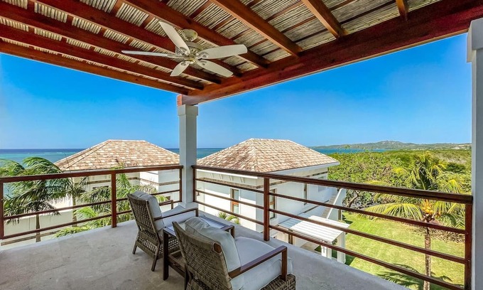 Pristine Bay Hotel | Garden View 1BR Suite at Las Verandas (1)