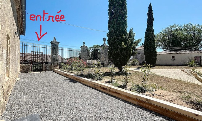 Anglade Apartamento | Bright 2-bedroom apartment near Blaye, ideal for workers and travellers