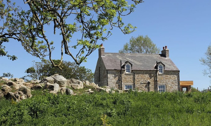 Newry Casa | Jackdaw Cottage, fully restored traditional Irish cottage