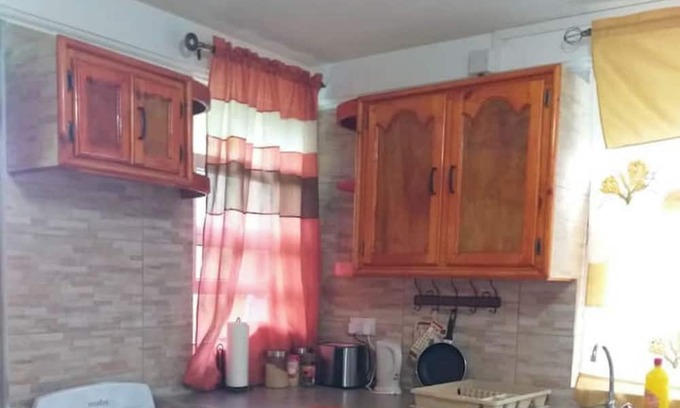 Trafalgar Apartamento | Serene 2-bedroom apartment with AC in Saint George Parish
