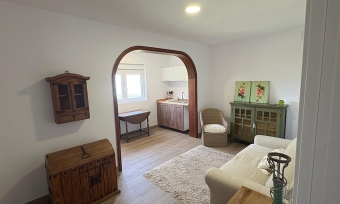 Los Portales Apartamento | Vacation 'Bastion Del Drago - 7' with Mountain View, Shared Terrace and Wi-Fi
