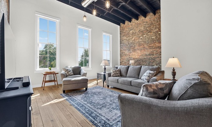 Fayetteville Apartamento | The Courthouse Loft | DWTN LXRY LOFT