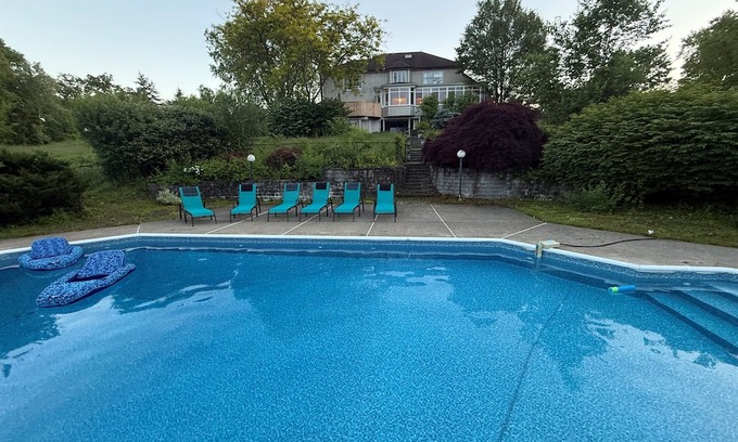 Goshen Villa | Pool, Fire Pit Bedroom & Alaska King – Sleeps 16