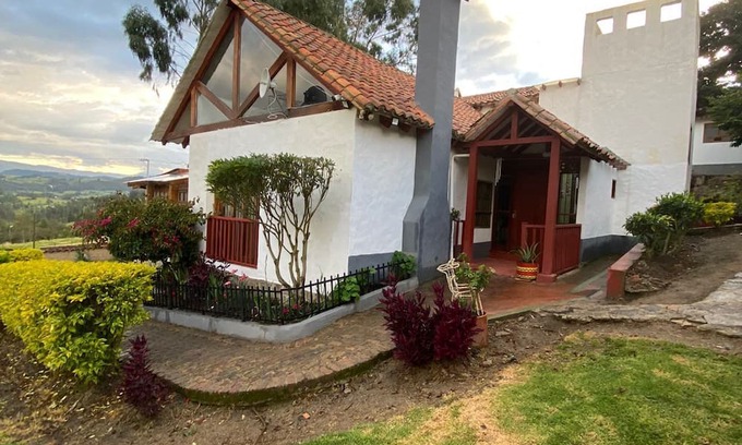 Tunja Cabaña | El Paraiso country house. 7 min from downtown paipa.