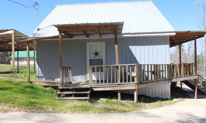 Shorterville Casa | Perfect Honeymoon Lake House