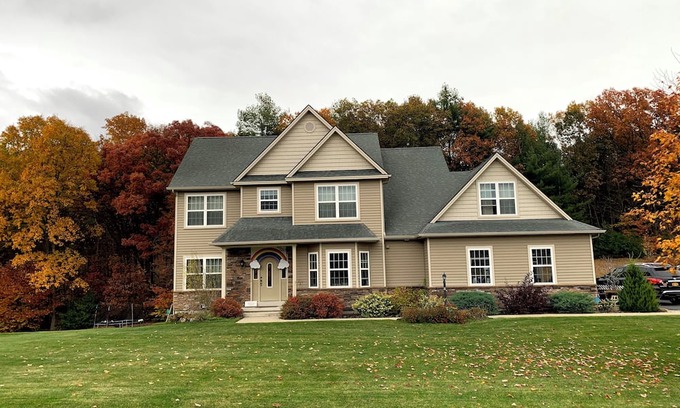 Gansevoort Casa | Charming 4-bedroom house in Upstate NY with AC, 15 minutes to Saratoga Track.