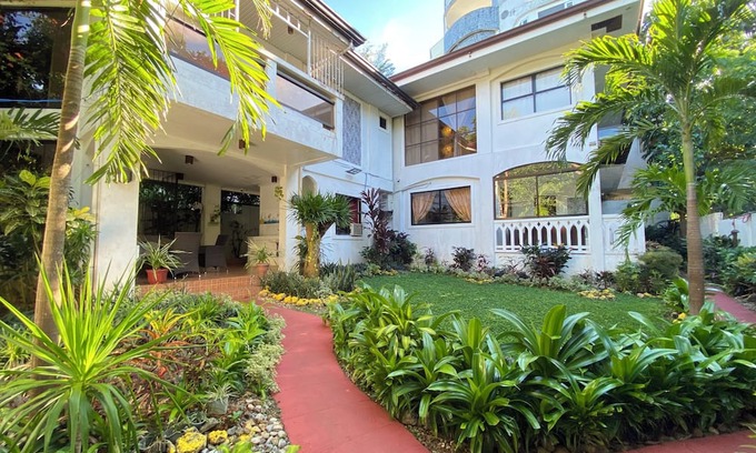 Balabag Casa | 4-Bedroom house- Summer Breeze Boracay Aklan