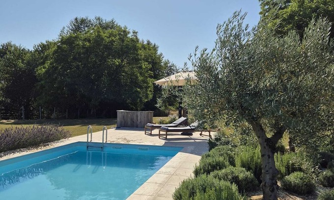 Saint-Sulpice-d'Excideuil Casa | Gîte La grange is a converted barn with all modern comforts.