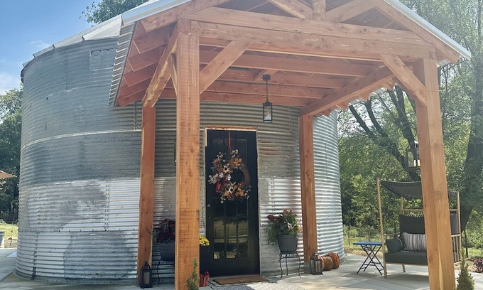 Santa Fe Otro | Cozy Grain Bin Silo Home, The Bin at Blueberry Springs Farm, Pet Friendly