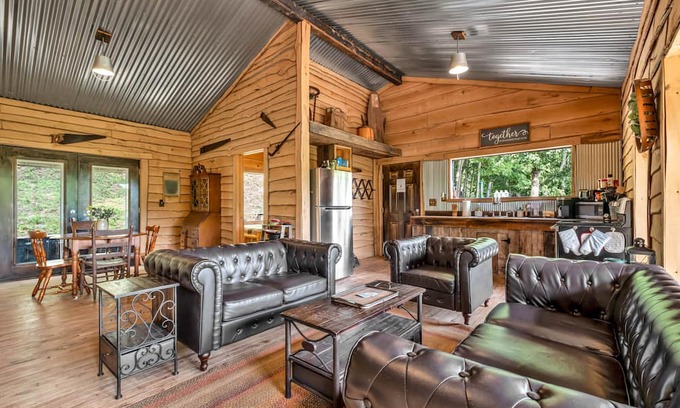 Lynx Cabina | Sleeps 4| Private Bathroom | Stunning Views