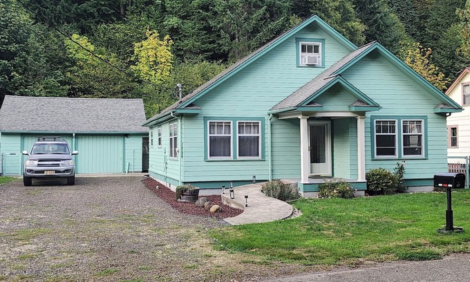 Hoodsport Casa | Family Friendly Hood Canal Getaway - 3 BD/2 BA Sleeps 6