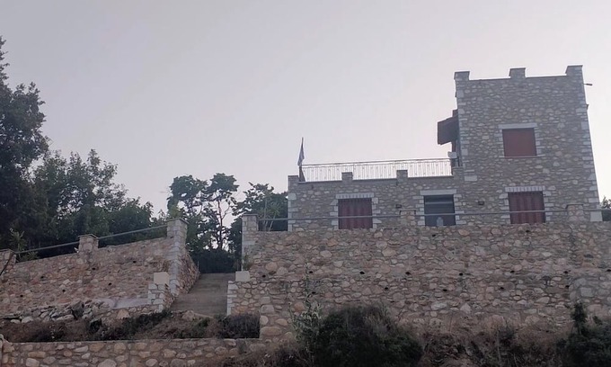 Toriza Apartamento | Mountain Tower House close to Sparta, Mystras and Mani! Pet friendly