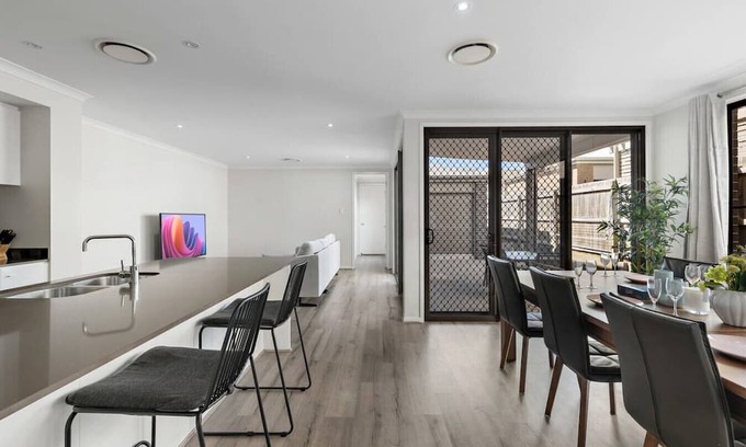 Mango Hill Apartamento | Spacious 4BR Family Home Comfort in Mango Hill