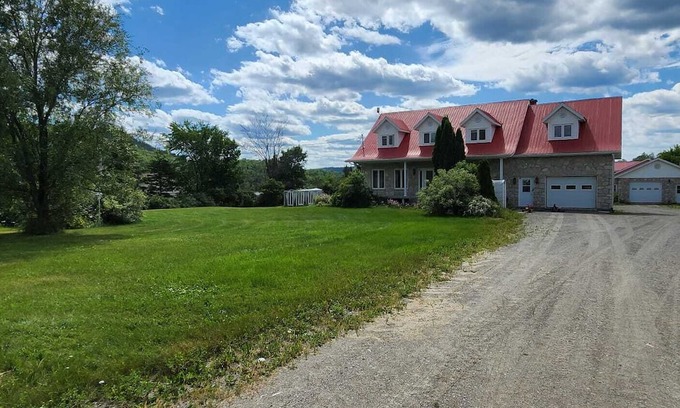 L'lle-du-College Casa | Waterfront Home on Lake Timiskaming