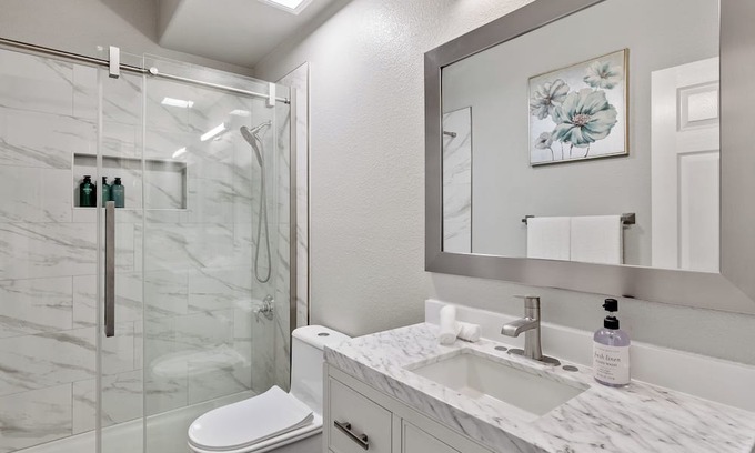 Windsor Villa | Charming 4-bedroom villa with AC in Windsor