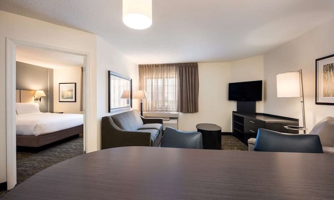 Braintree Hotel | 3 Units | Family Suites in Boston | Kitchen, Laundry | Near South Shore Plaza