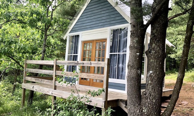 Greenwich Cabina | Runamuk Farm Camp Tiny House near Cambridge, New York