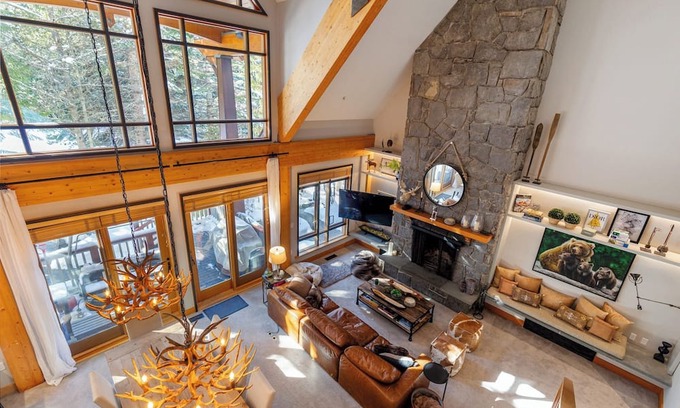 Upper Village Chalet De Esquí | Luxury and True Ski In/Out with Private Hot Tub