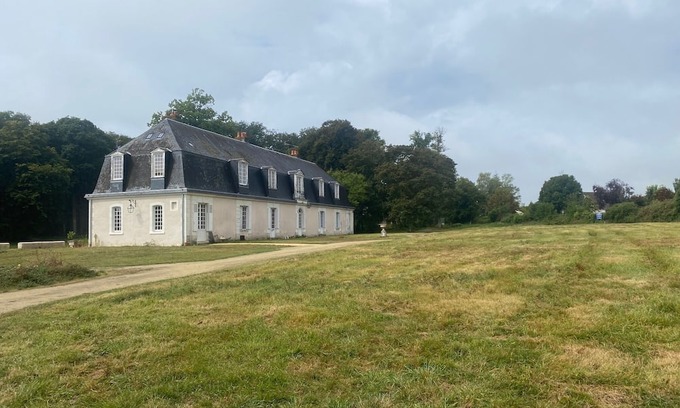 Mettray Apartamento | 4-person apartment 10 minutes from Tours, access to 35 hectares of woodland, pond