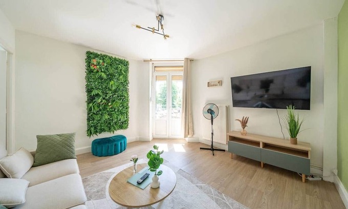Homecourt Apartamento | Le Julie -Spacious - 5 pers' - 3 beds - Railway station 500m