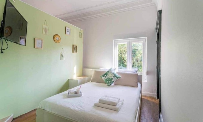 Woippy Cama Y Desayuno | Chambre 30m² - Salon privé - 2TV - Wifi - 120m²
