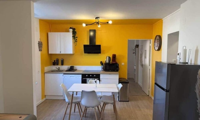 Homecourt Apartamento | Mélissa - Bright, modern - Station - WiFi - Stream