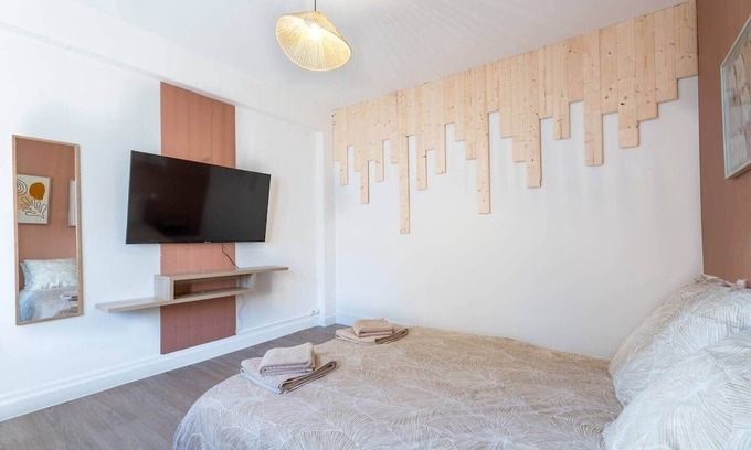 Homecourt Apartamento | Le Cindy - Spacious - Bright - Wifi - Station
