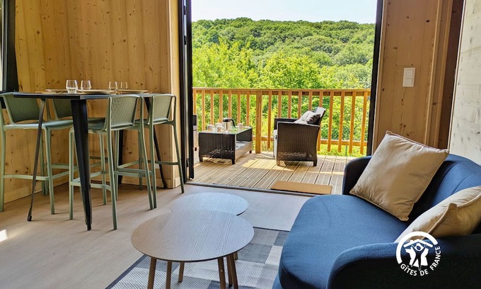 Saint-Berthevin Cabaña | Chalet tranquilo en Camping de Coupeau para 4 personas