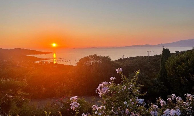 Portigliolo Casa | Charming family villa with exceptional view of the Iles Sanguinaires