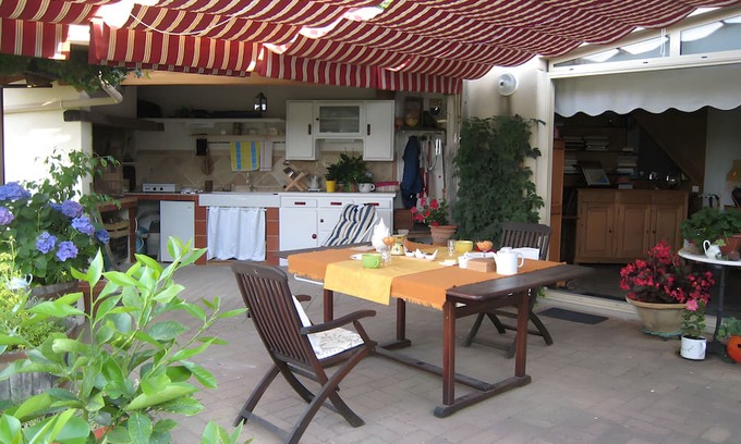 Saint-Pargoire Cama Y Desayuno | Guest Room 'Petite Suite Douillette' with Balcony, Wi-Fi and Air Conditioning