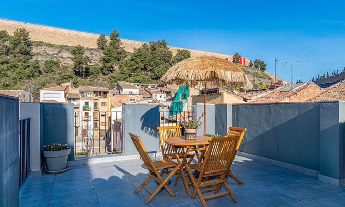 Balaguer Apartamento | Apartment 'Àtic 1' with Private Terrace, Wi-Fi and Air Conditioning