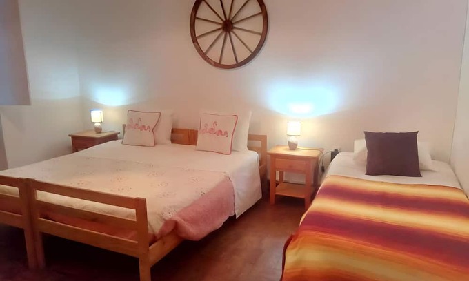 Corte do Pinto Apartamento | Room 'Palmeira' with Shared Pool, Wi-Fi and Air Conditioning