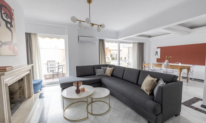 Anafiotika Apartamento | Massive 2-Apartment Combo | Unbeatable Acropolis Views | Sleeps 9