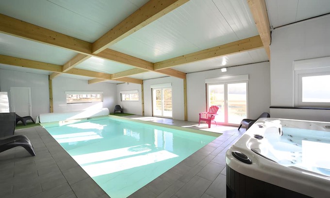 Signy-lAbbaye Casa | Large Holiday Home for 15 People in the Heart of the Forest