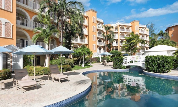 Little Battaleys Apartamento | St Peter's Bay 405 in Speightstown by Personal Villas - Contemporary Convenience