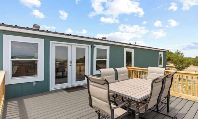 Cerrillos Casa | Scenic Solitude in the Cerrillos Hills