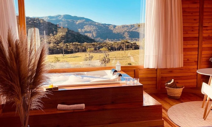 Rancho Queimado Chalet De Esquí | Romantic Getaway with Jacuzzi and Breakfast in Rancho Queimado